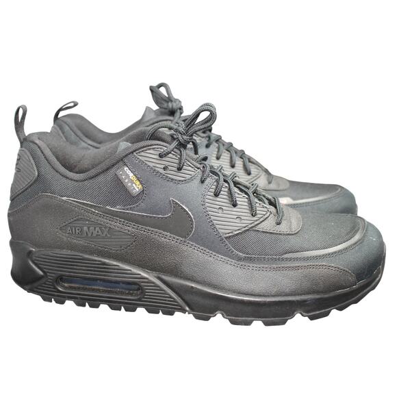 Athletic_Shoes